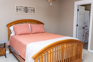 2 chambres, bureau, fer et planche à repasser, accès au Wi-Fi (inclus)