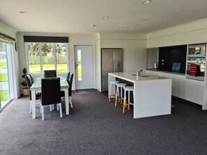 Dining - **Argyll Retreat ** (Opunake)