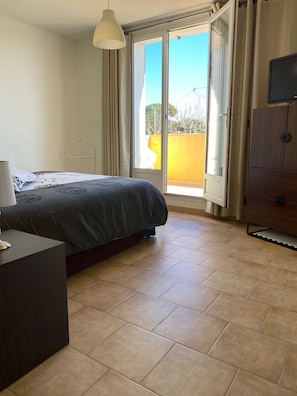 3 chambres, fer et planche Ă repasser, lit parapluie, Wi-Fi gratuit