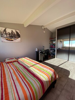 3 bedrooms, iron/ironing board, travel crib, free WiFi - Villa Avec VUE Exceptionnelle Dans UN Ecrin DE Verdure (Cagnes-sur-Mer)