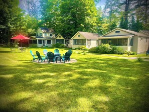 Outdoor dining - Cottages by the Lake #2 MAY SPRING SPECIALS!! (Bristol)