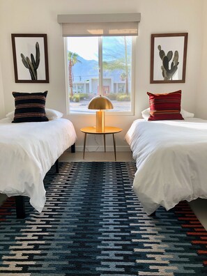 3 bedrooms, iron/ironing board, free WiFi, bed sheets - Mid-Century Oasis – Private Salt-Water Pool & Spa, Putting Green. (Palm Springs)