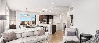 Perfect location! Right downtown! Walking distance to everything.