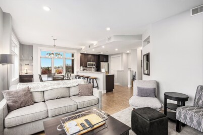 Perfect location! Right downtown! Walking distance to everything.