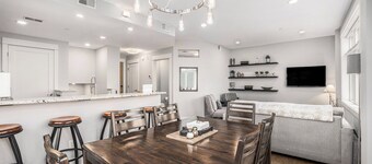 Perfect location! Right downtown! Walking distance to everything.