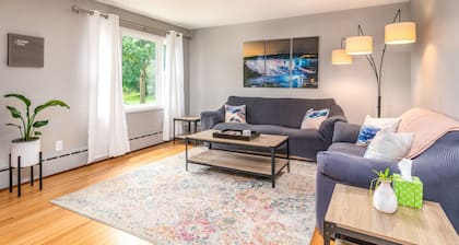 Parkside Estate, Niagara Falls, USA + Free Parking