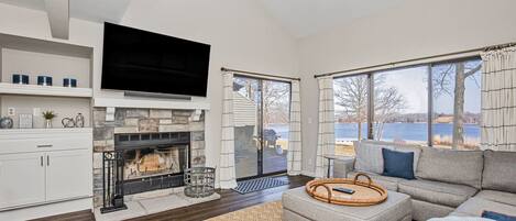 Smart-tv en een open haard