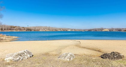 Gorgeous, Completely Remodeled, Waterfront Condo on Aspen Lake!