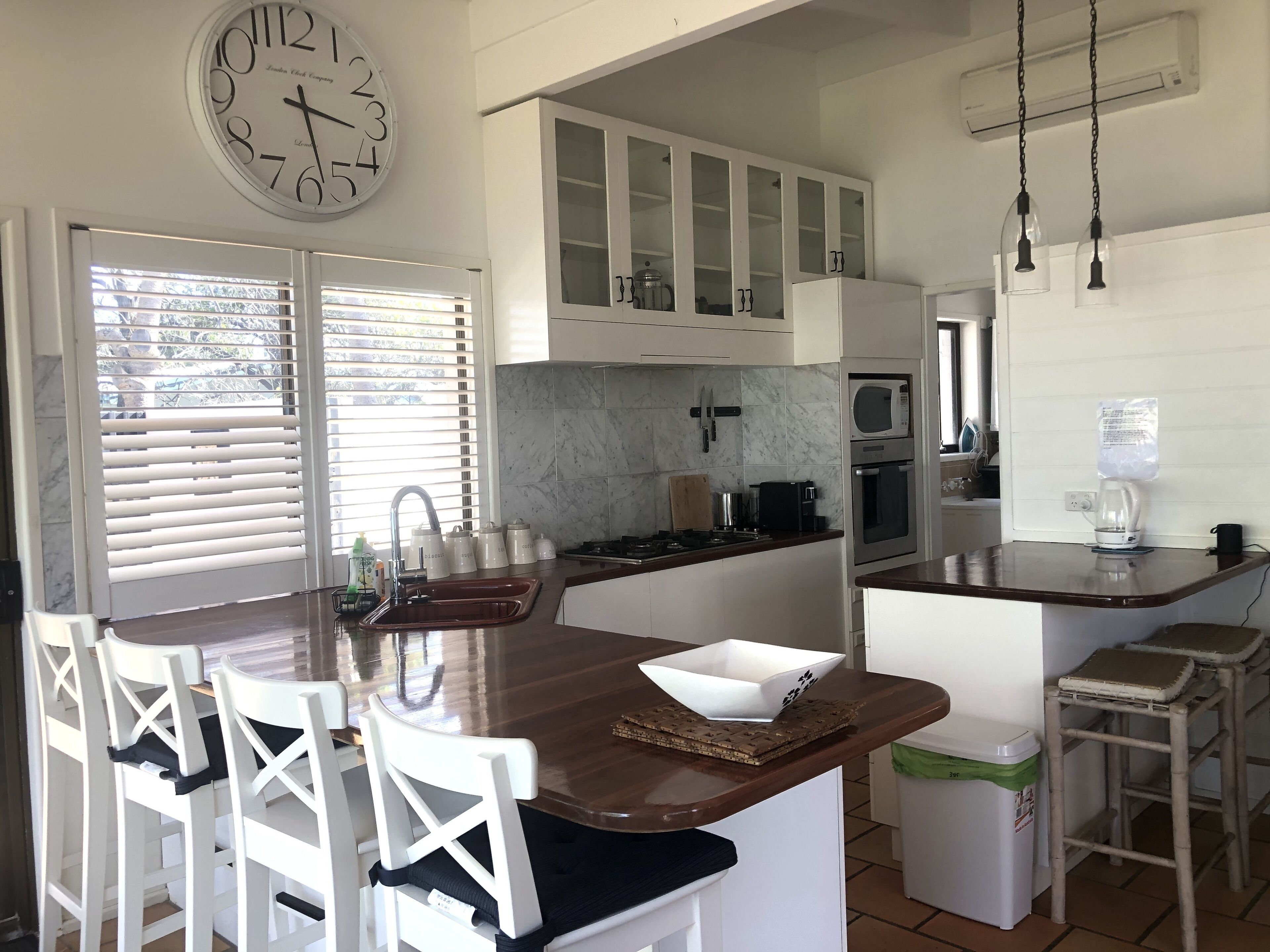 Ocean Front Tropical Hideaway! — image 11