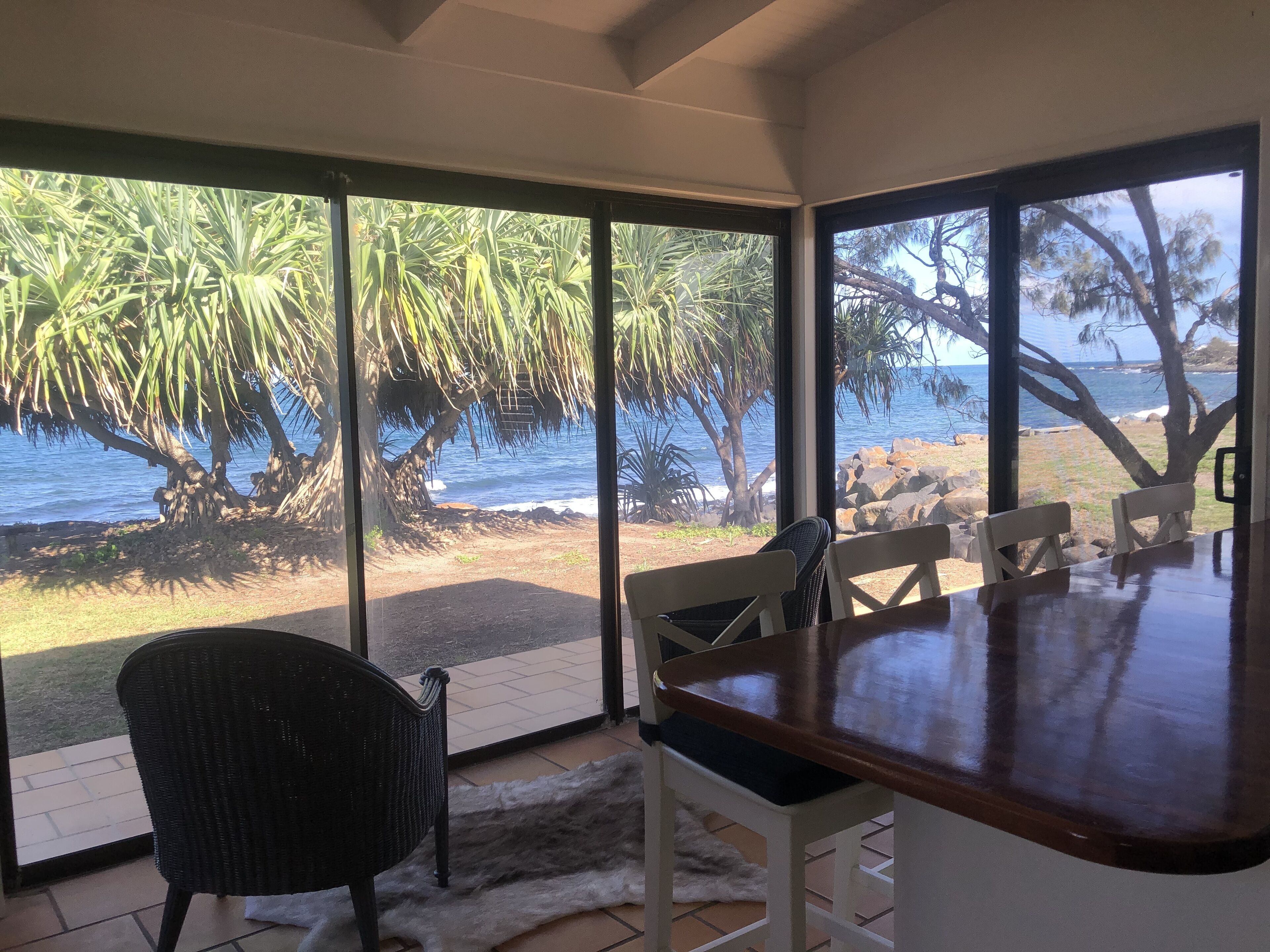 Ocean Front Tropical Hideaway! — image 6