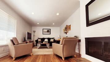 智能电视、壁炉