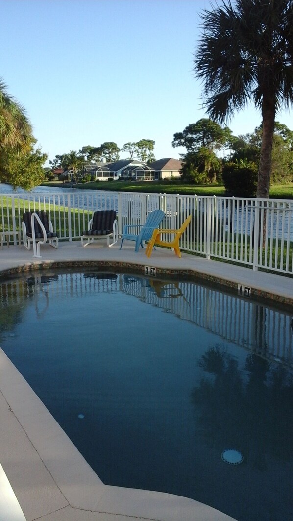 Piscine extérieure, piscine chauffée