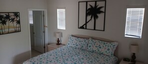 3 bedrooms, iron/ironing board, WiFi, bed sheets