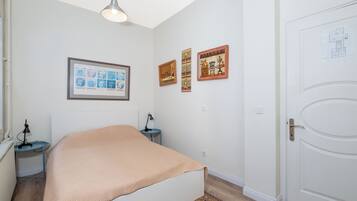 3 chambres, fer et planche à repasser, Wi-Fi gratuit, draps fournis
