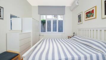 3 chambres, fer et planche à repasser, Wi-Fi gratuit, draps fournis