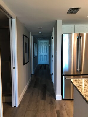 Interior - Beautiful Indian Shores Beach Condo with Intracoastal Waterway Top Floor View! (Indian Shores)