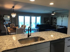 Interior - Beautiful Indian Shores Beach Condo with Intracoastal Waterway Top Floor View! (Indian Shores)