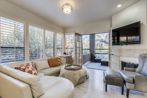 Peaceful Luxury Condo on Ground Floor -Ventana Canyon Area Catalina Foothills