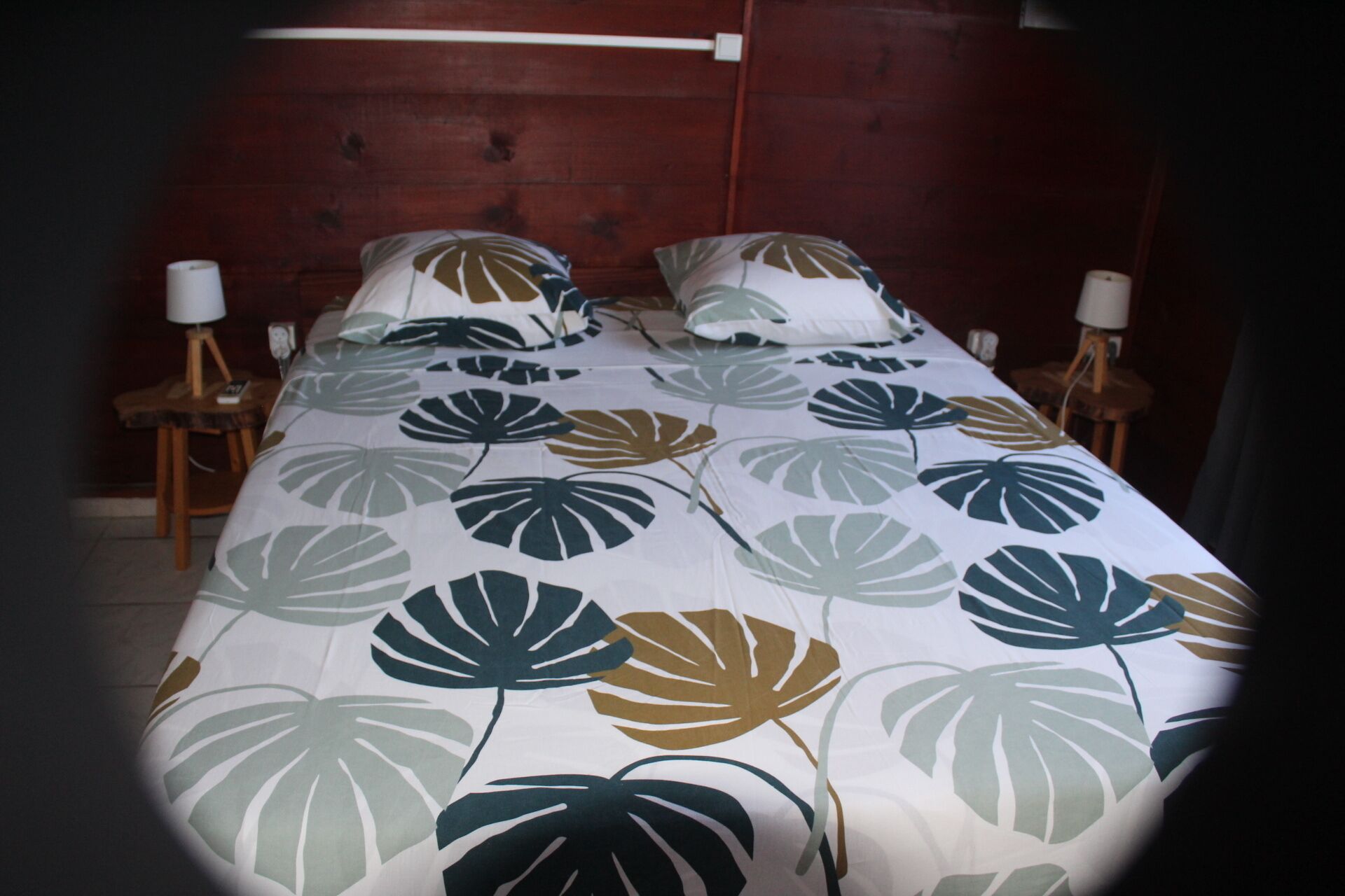 2 soveværelser, skrivebord, strygejern/strygebræt, weekendseng