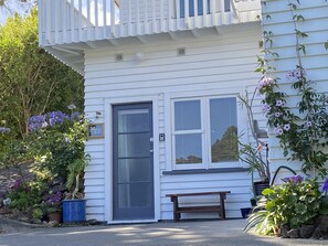 Exterior detail - Studio in central Paihia - walk everywhere (Paihia)