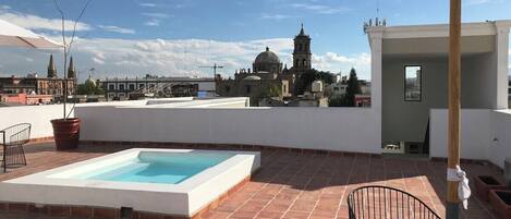 屋外ダイニングエリア