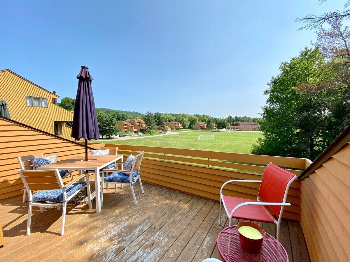 Peaceful Condo in Harbor Springs | Sleeps up to 10