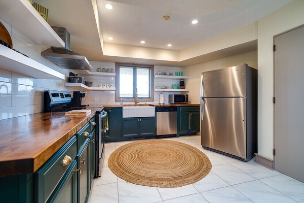 Frigorífic, microones, forn i placa de cuina