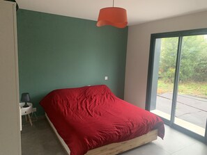 4 camere, culla da viaggio, Wi-Fi gratuito, lenzuola