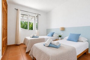 3 bedrooms, desk, iron/ironing board, WiFi - Villa Rose. Private swimming pool. Free AC & Wifi (Sant Lluís)