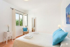 3 habitaciones, escritorio, tabla de planchar con plancha y wifi 