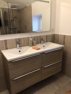 Dusche, Haartrockner, Seife