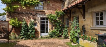 Charming Renovated Farmhouse with Garden, Terrace, and Near Lake Der for 6 Guests