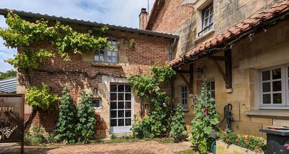 Charming Renovated Farmhouse with Garden, Terrace, and Near Lake Der for 6 Guests