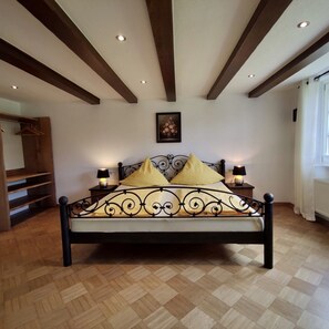 6 Schlafzimmer, kostenloses WLAN, Bettwäsche
