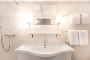 Badewanne, Handtücher, Seife