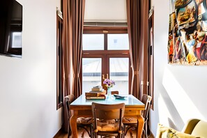 Dining - Charming Greco-Ottoman Mansion with Modern Comforts in Historic Balat (Istanbul)