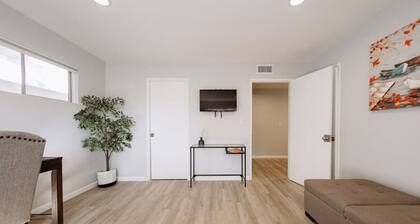 FIFA World Cup: TRANQUIL NOHO GEM: RENOVATED 2BR TOWNHOME w/ PRIVATE FENCED PATIO & PARKING p29