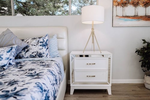 TRANQUIL NOHO GEM: RENOVATED 2BR TOWNHOME w/ PRIVATE FENCED PATIO & PARKING p29
