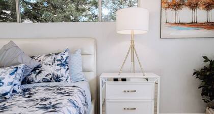 TRANQUIL NOHO GEM: RENOVATED 2BR TOWNHOME w/ PRIVATE FENCED PATIO & PARKING p29