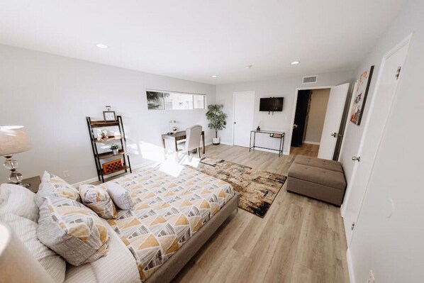 2 chambres, bureau, fer et planche à repasser, Wi-Fi gratuit