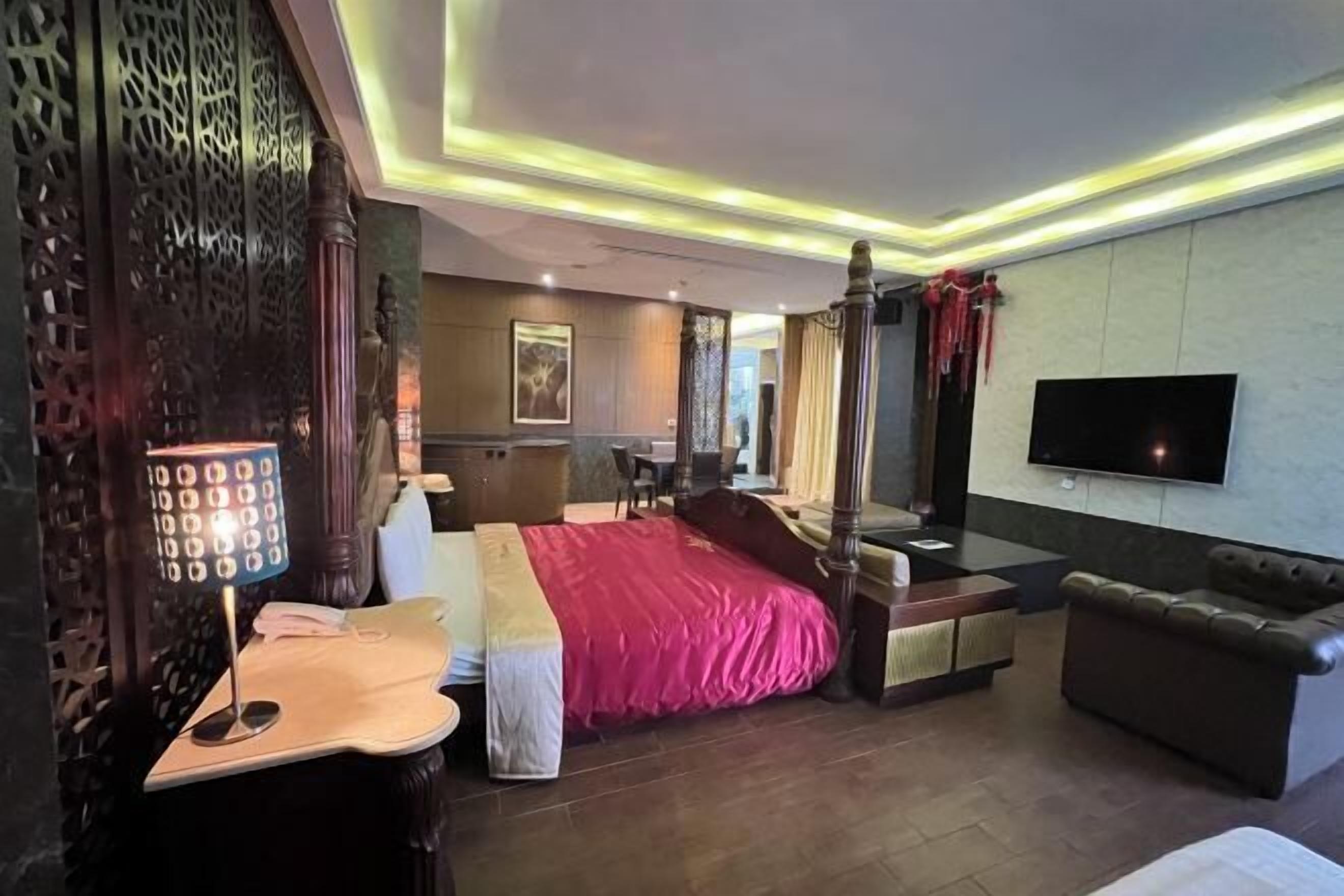 Free minibar, individually decorated, individually furnished