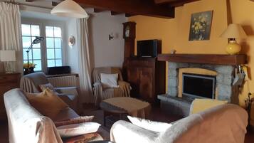 Télévision, livres, chaßne hi-fi