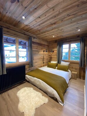 2 habitaciones, tabla de planchar con plancha y cuna de viaje 