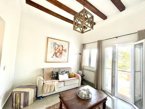 Habitación clásica | Área de sala de estar