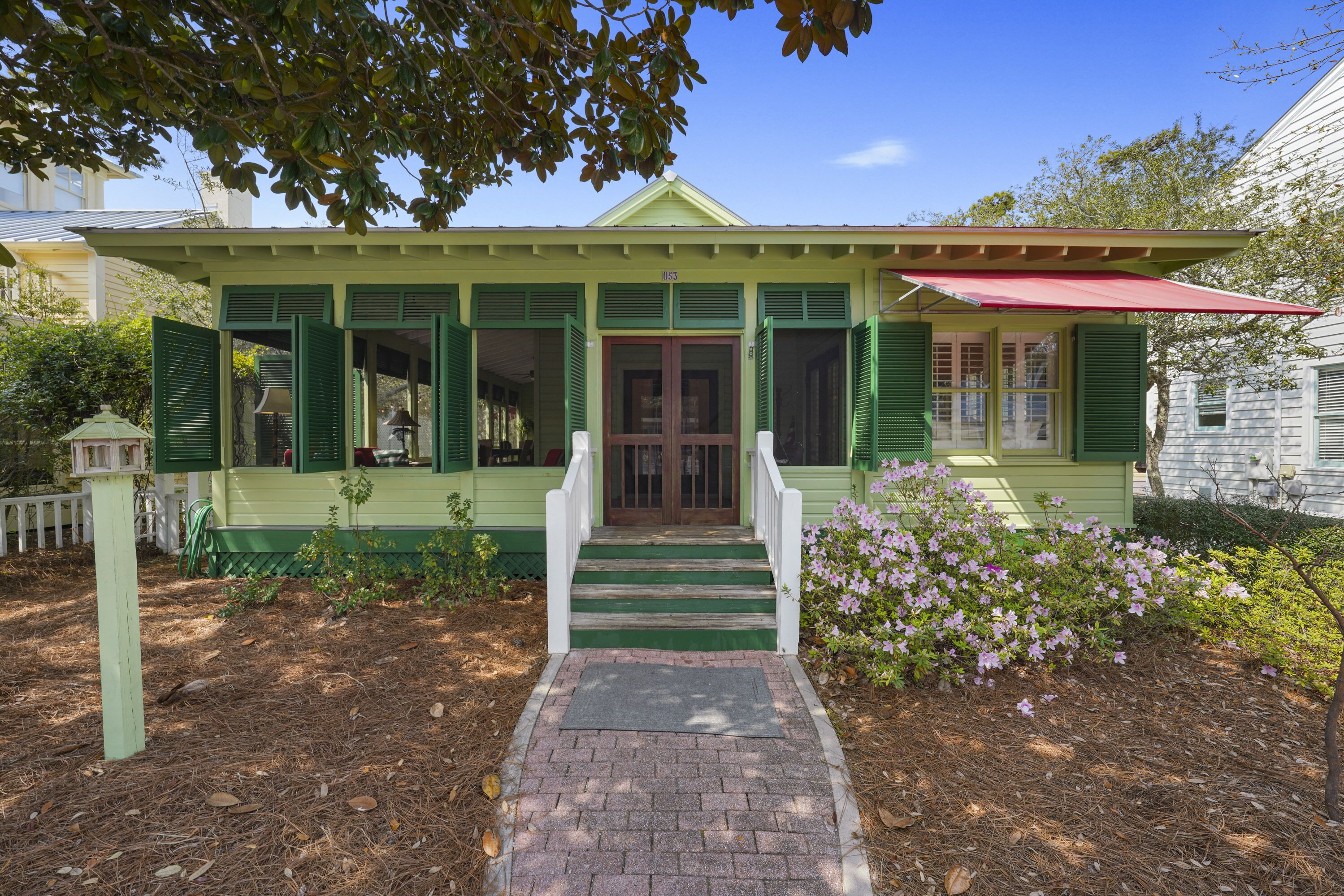 AMAZING WRAP AROUND PORCHES, 1 STORY, 5 HOUSES TO BEACH IN SEASIDE, Key Lime