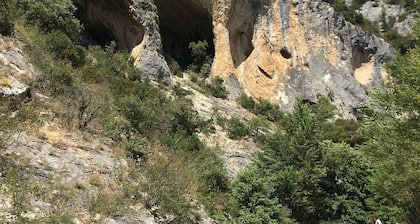 Elegant 4-bedroom villa with private pool, air conditioning and panoramic views