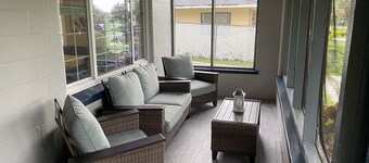Lake Minneola Sunset Cottage - Lakefront Home - Sun Water Florida!