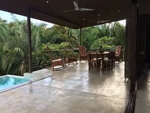 Outdoor dining - Private Pool, 1.3 Acres, 50+ Mbps Internet (Quepos)
