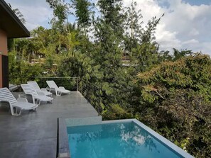Outdoor pool - Private Pool, 1.3 Acres, 50+ Mbps Internet (Quepos)