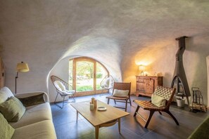 Kamin, Bücher, Arbeitsbereiche